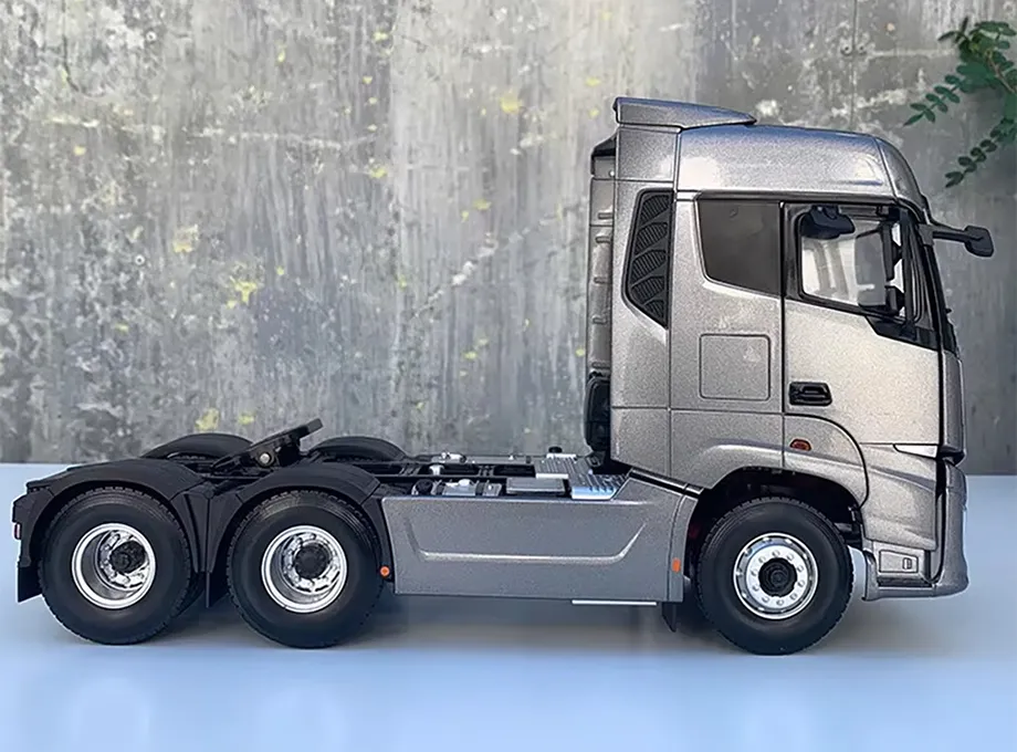 Auman EST Silver Tractor Truck
