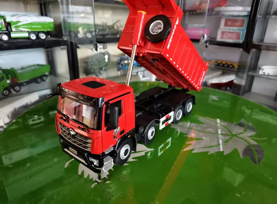 Auman Kunlun Red Dump Truck
