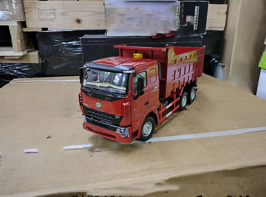 Auman Kunlun Red Dump Truck
