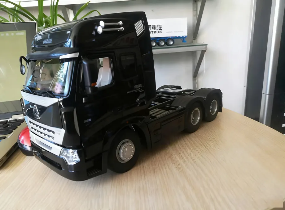 HOWO A7 Black Tractor Truck