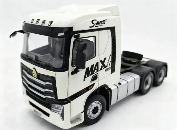 HOWO MAX 1:24 Scale White Tractor Truck